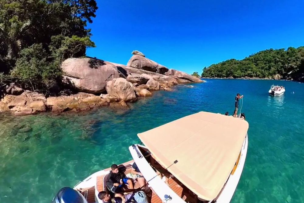 Caxadaço, Ilha grande
